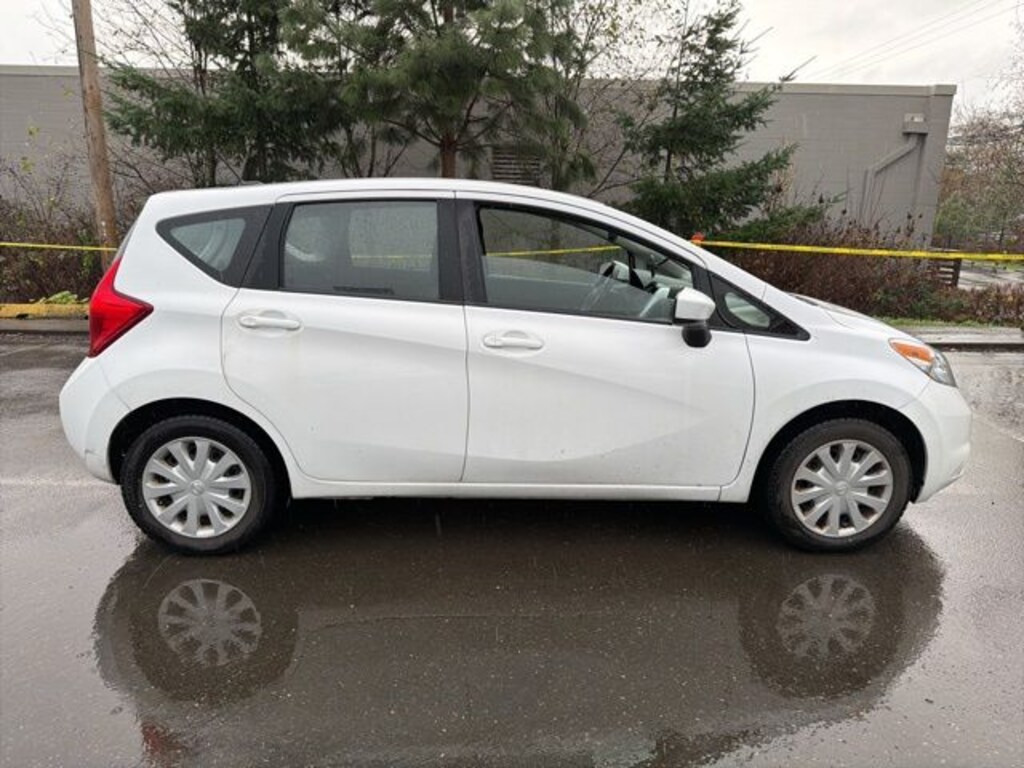Used 2016 Nissan Versa Note SV Hatchback