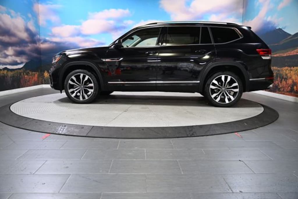 Used 2022 Volkswagen Atlas 3.6L V6 SEL Premium R-Line SUV
