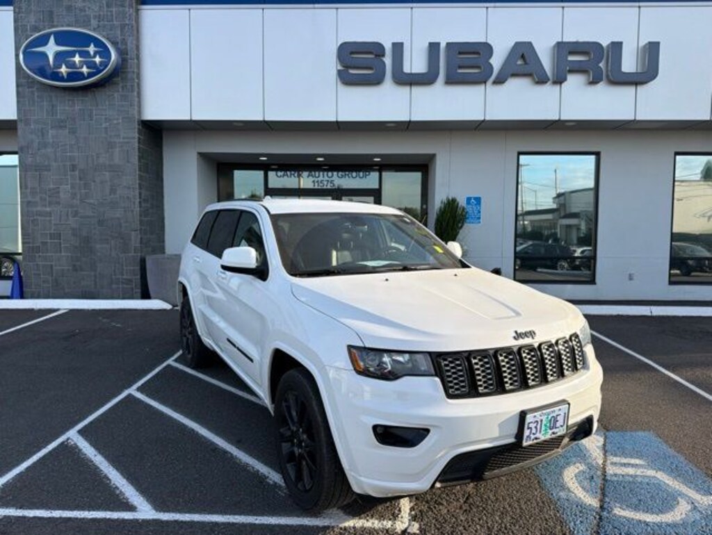 Used 2017 Jeep Grand Cherokee Altitude SUV