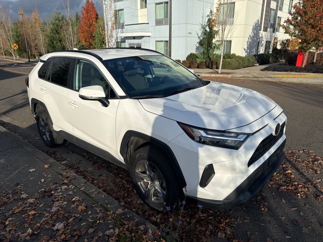 2024 Toyota RAV4 XLE photo 2