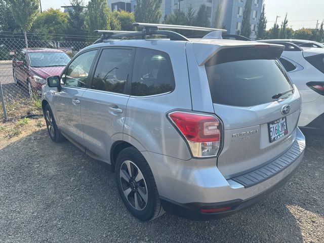 2017 Subaru Forester Limited photo 4