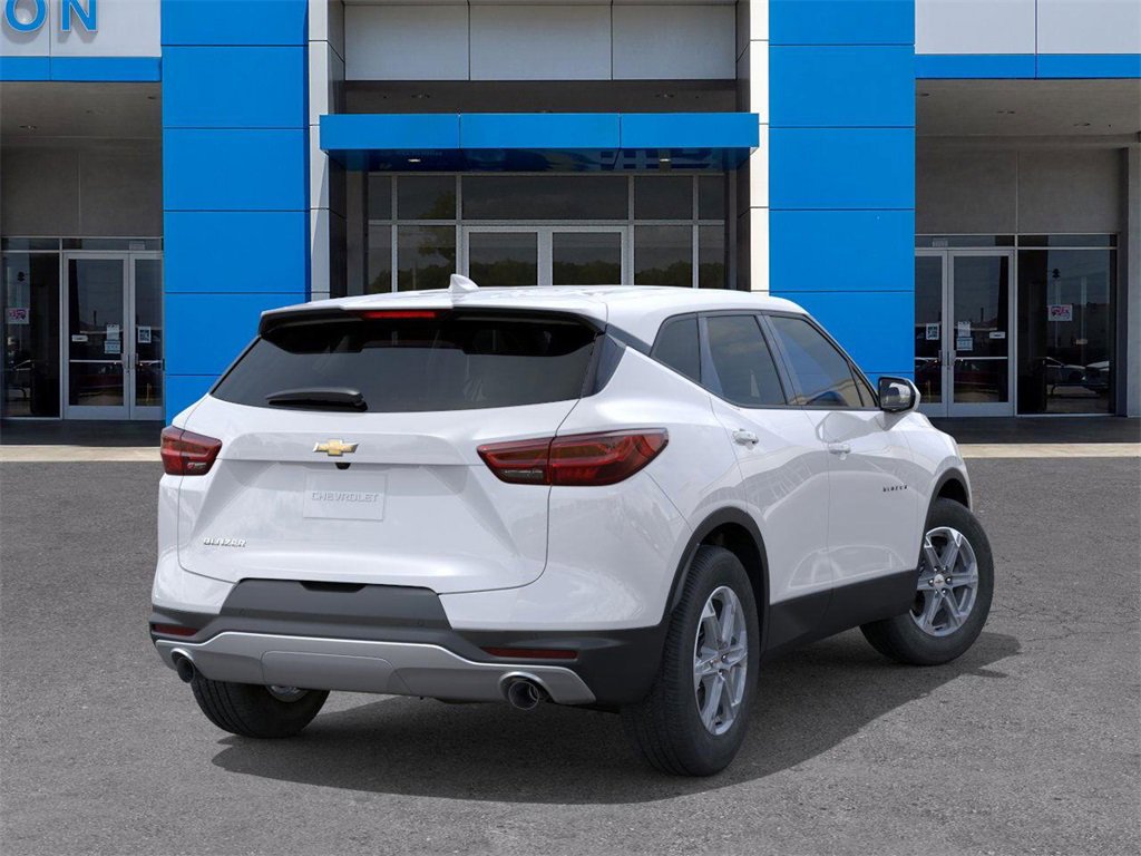 2025 Chevrolet Blazer 2LT photo 3