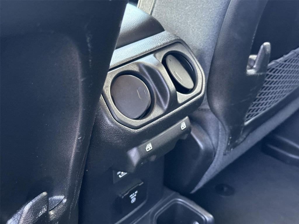 2025 Jeep Wrangler 4-Door Rubicon - Photo 19