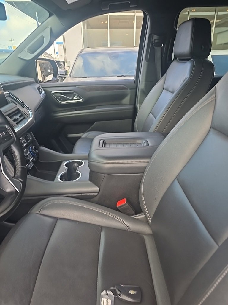 2024 Chevrolet Suburban LT photo 4