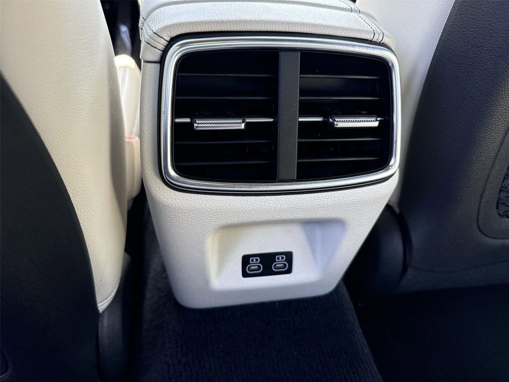 2025 GENESIS G70 Standard - Photo 20