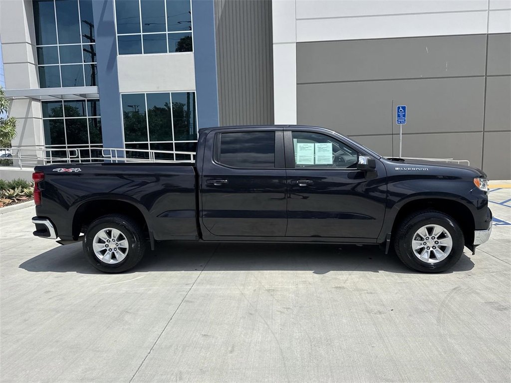 2024 Chevrolet Silverado 1500 LT photo 2