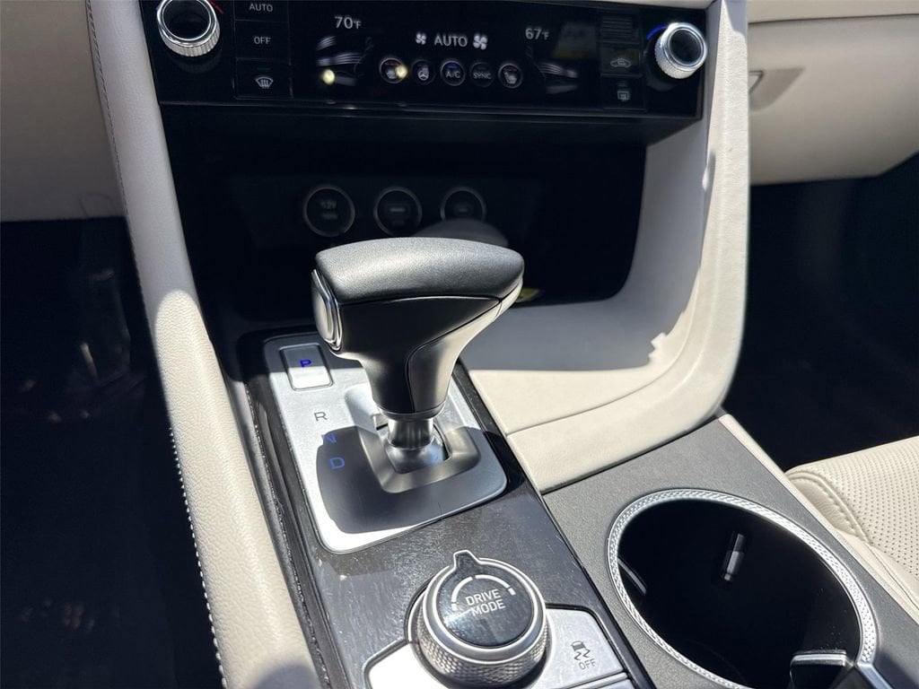 2025 GENESIS G70 Standard - Photo 15