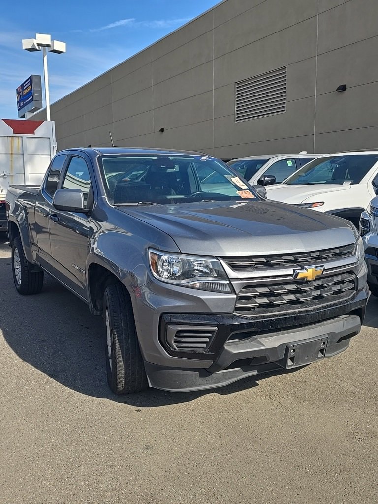 2022 Chevrolet Colorado LT photo 2