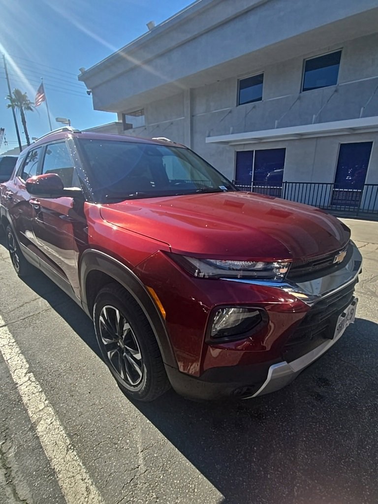 2023 Chevrolet Trailblazer LT photo 2
