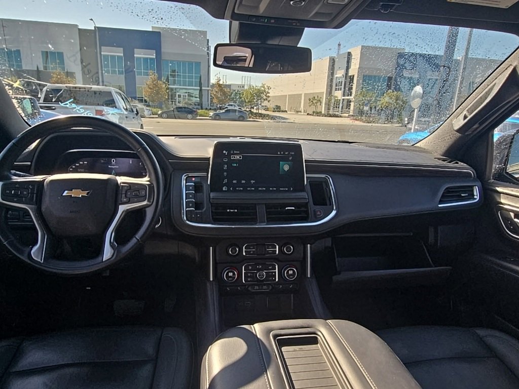2024 Chevrolet Suburban LT photo 4