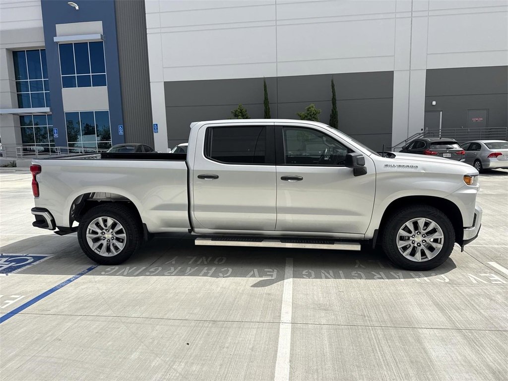 2020 Chevrolet Silverado 1500 Custom photo 2
