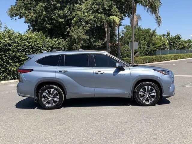 Used 2020 Toyota Highlander XLE with VIN 5TDHBRCH0LS009379 for sale in Carson, CA