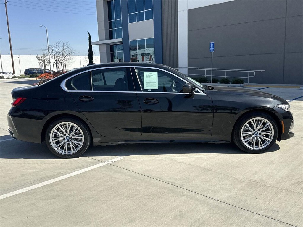 2024 Bmw 330e photo 2