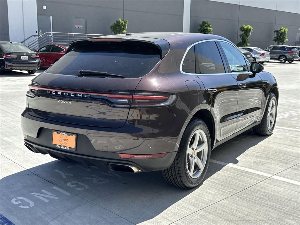 2021 Porsche Macan Base photo 2