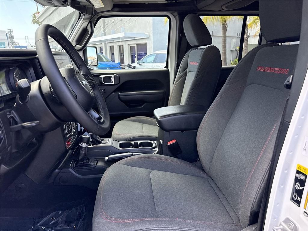 2025 Jeep Wrangler 4-Door Rubicon - Photo 17
