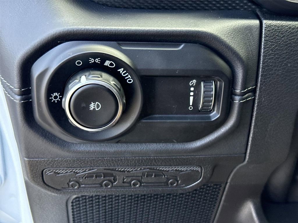2025 Jeep Wrangler 4-Door Rubicon - Photo 16