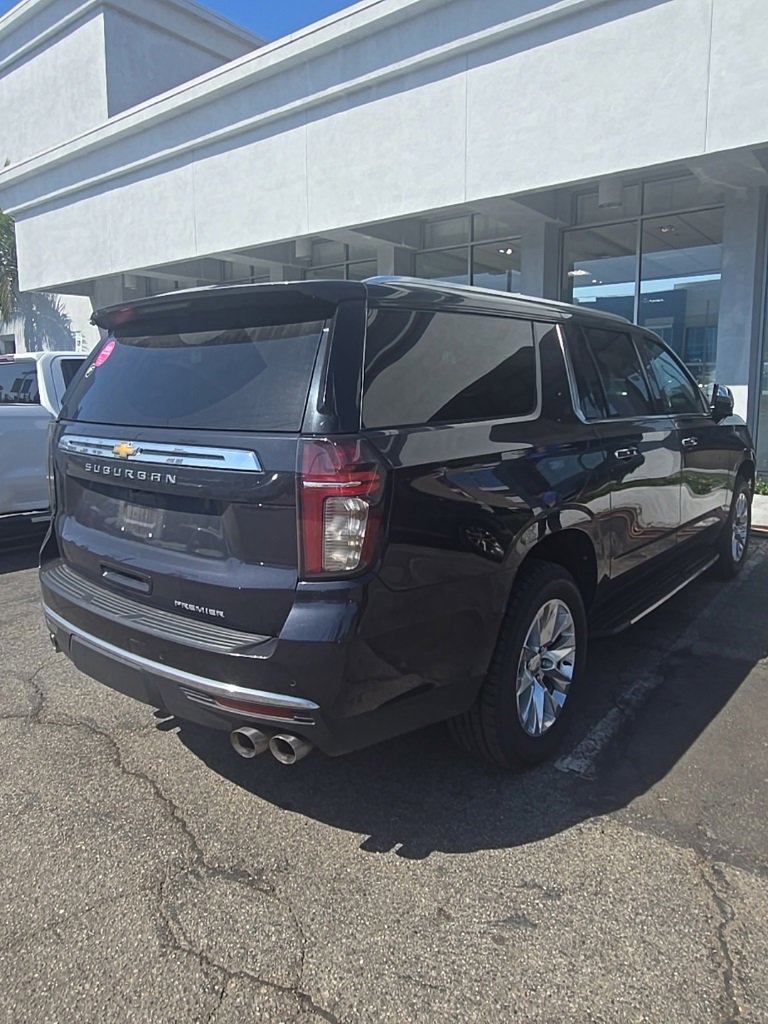 2023 Chevrolet Suburban Premier photo 2