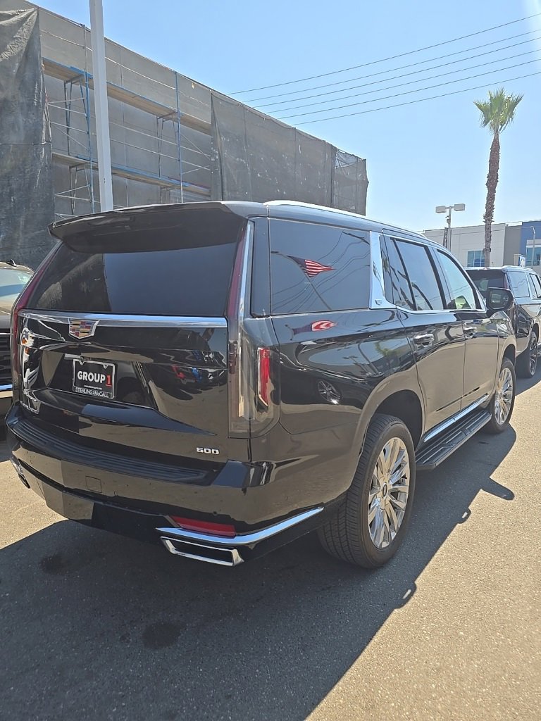 2024 Cadillac Escalade Premium Luxury photo 3
