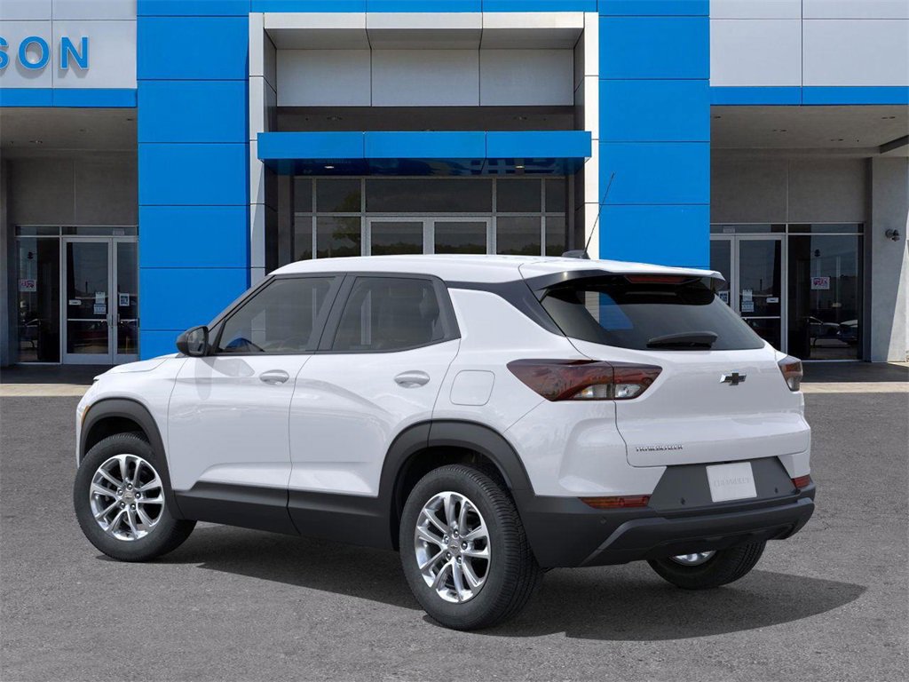 2026 Chevrolet Trailblazer LS photo 2