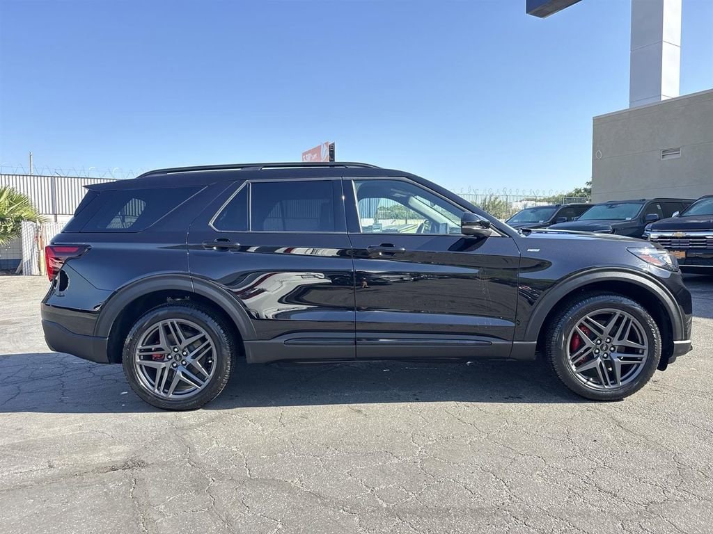 Used 2025 Ford Explorer ST-Line