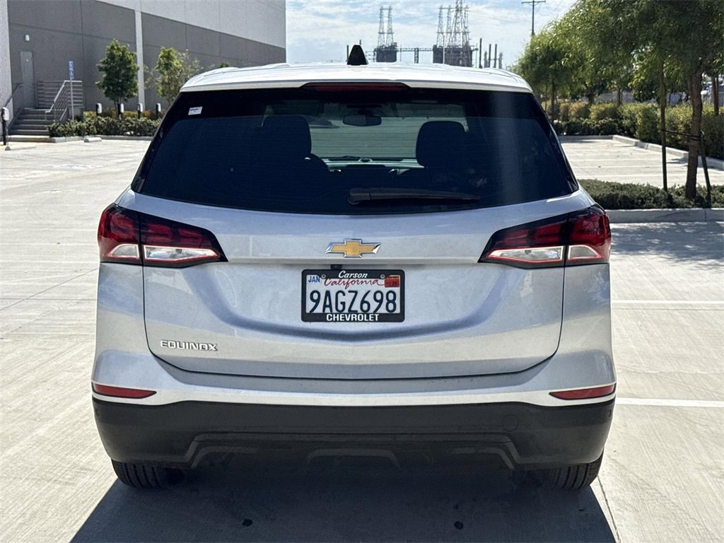 2022 Chevrolet Equinox LS photo 3
