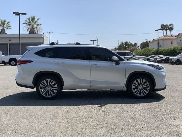 Used 2022 Toyota Highlander Platinum with VIN 5TDFZRAH2NS106169 for sale in Carson, CA