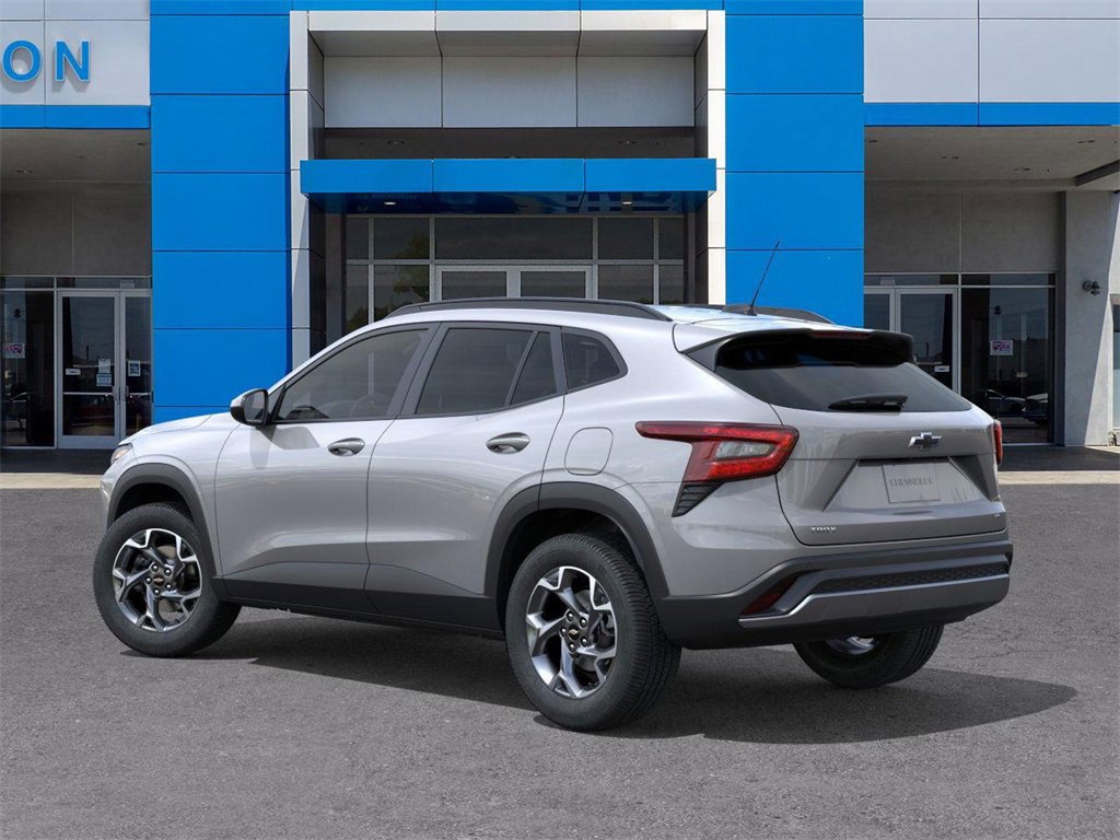 2025 Chevrolet Trax LT photo 3