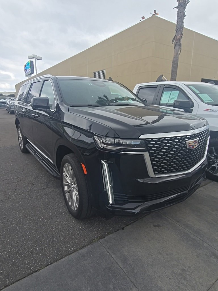 2023 Cadillac Escalade ESV Premium Luxury photo 2