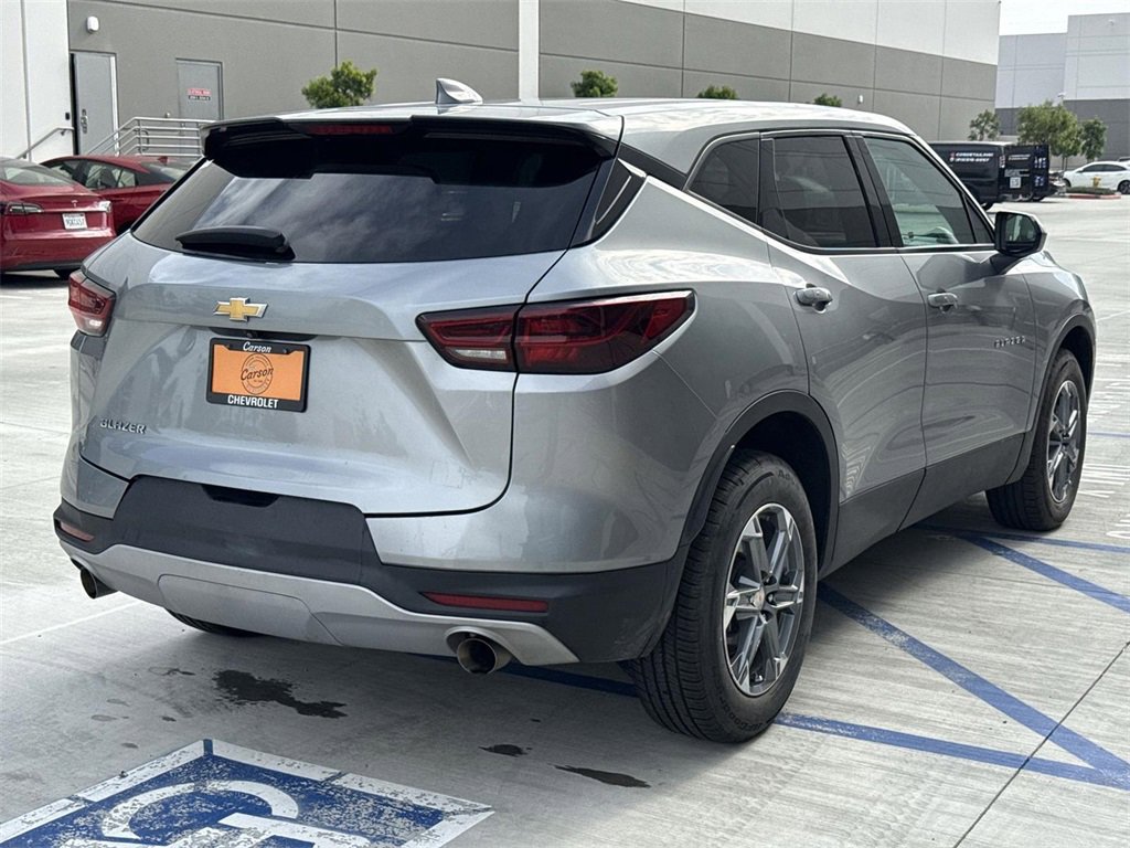 2023 Chevrolet Blazer 2LT photo 2