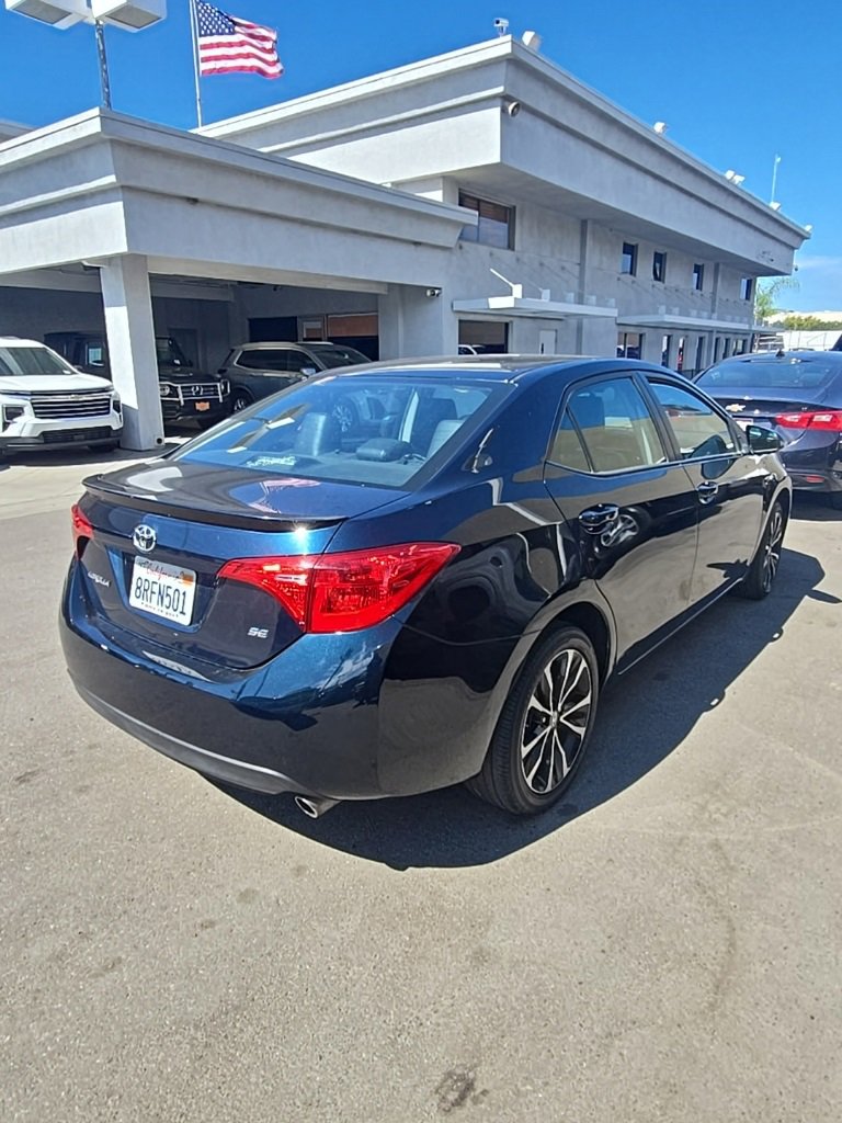 2019 Toyota Corolla SE photo 3