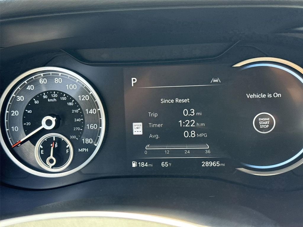 2025 GENESIS G70 Standard - Photo 10