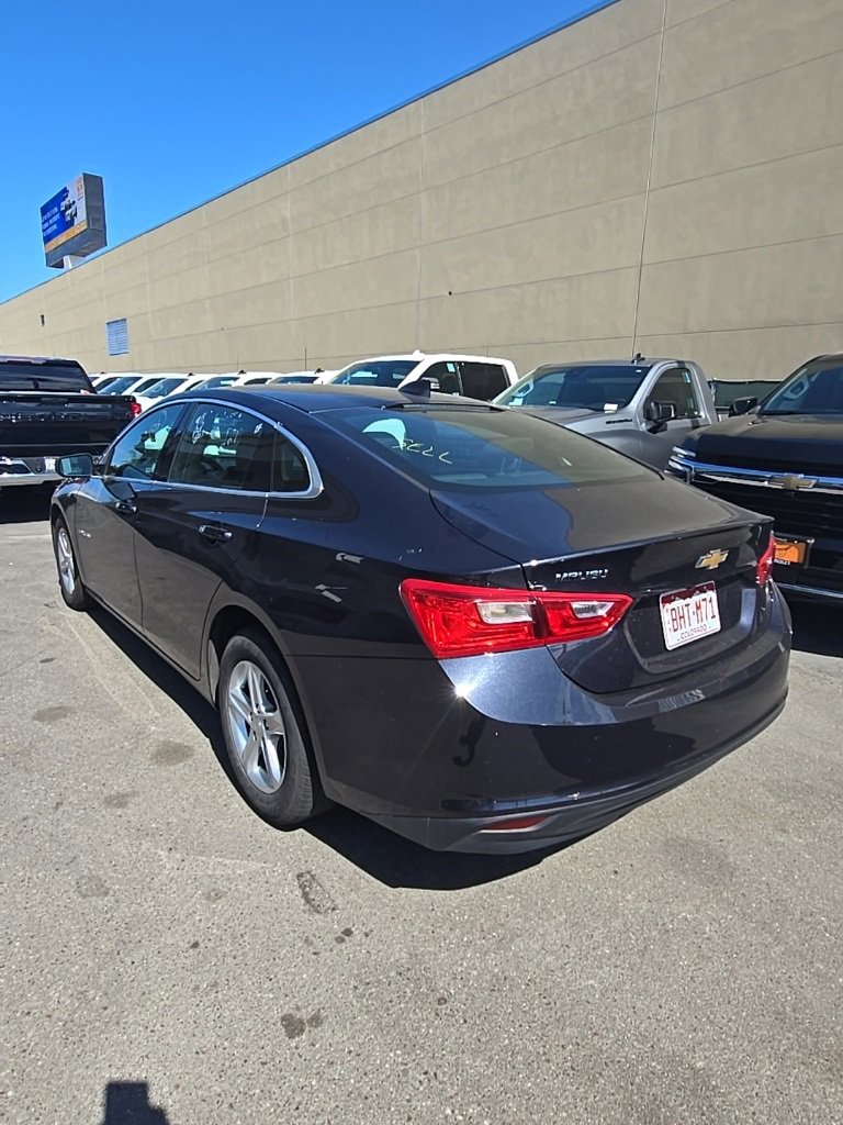 2023 Chevrolet Malibu 1LT photo 2