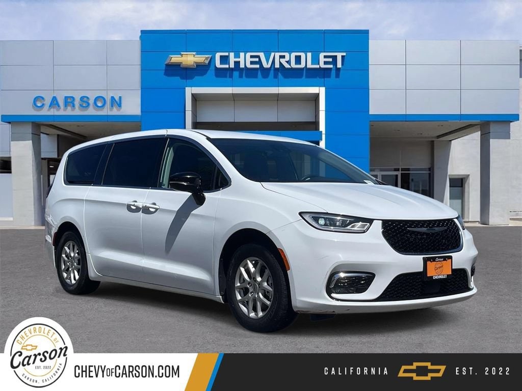 Used 2024 Chrysler Pacifica Touring L