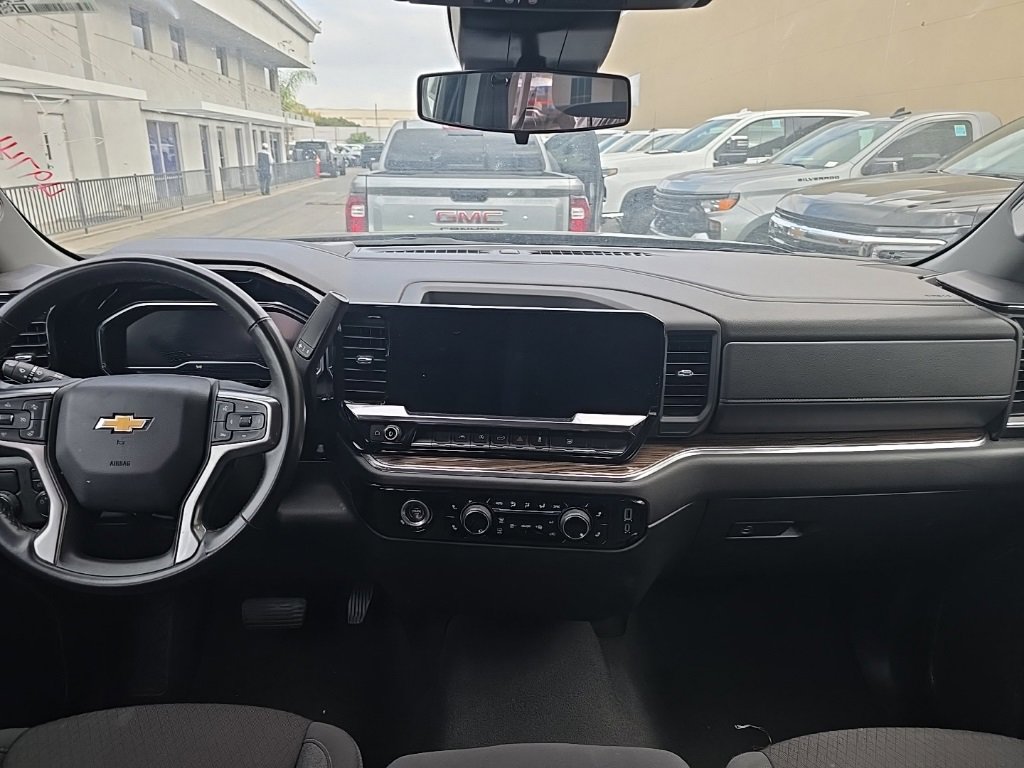 2024 Chevrolet Silverado 1500 LT photo 2