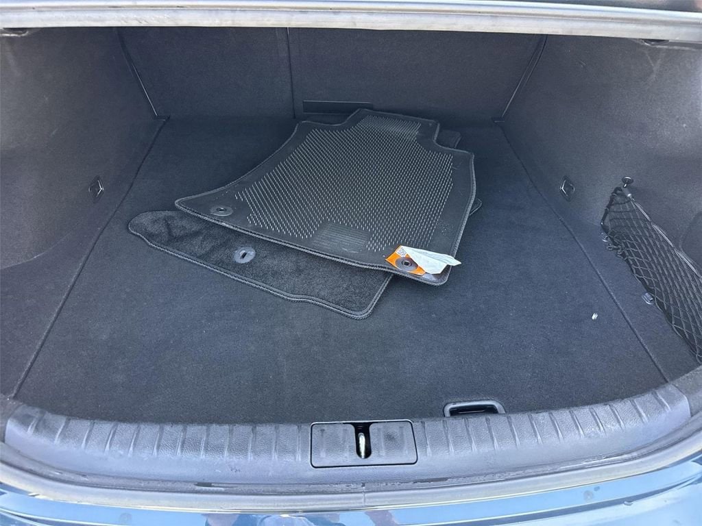 2025 GENESIS G70 Standard - Photo 24