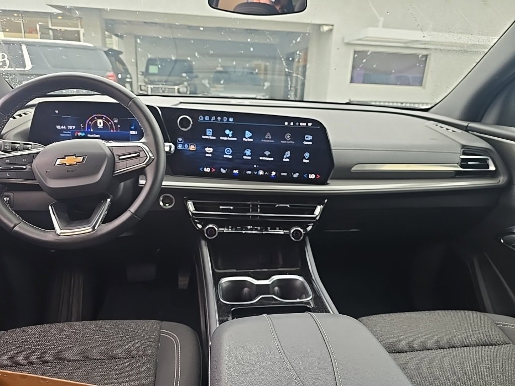 2024 Chevrolet Traverse 1LT photo 2