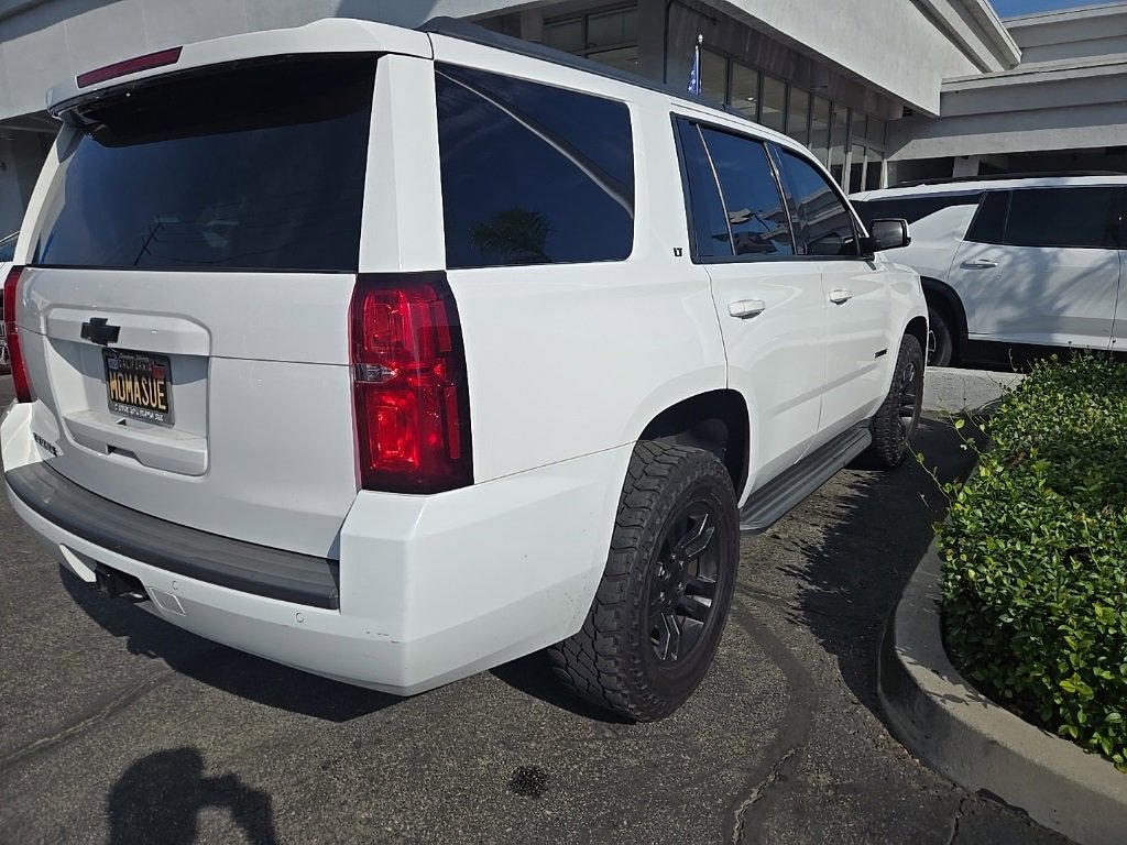 2017 Chevrolet Tahoe LT photo 2