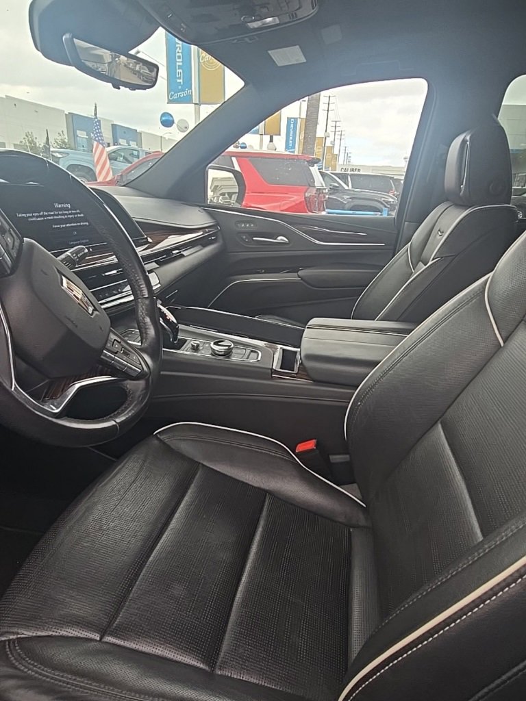 2023 Cadillac Escalade ESV Premium Luxury photo 4