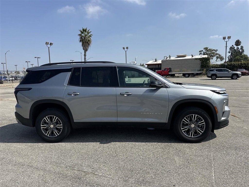 Used 2024 Chevrolet Traverse LT SUV