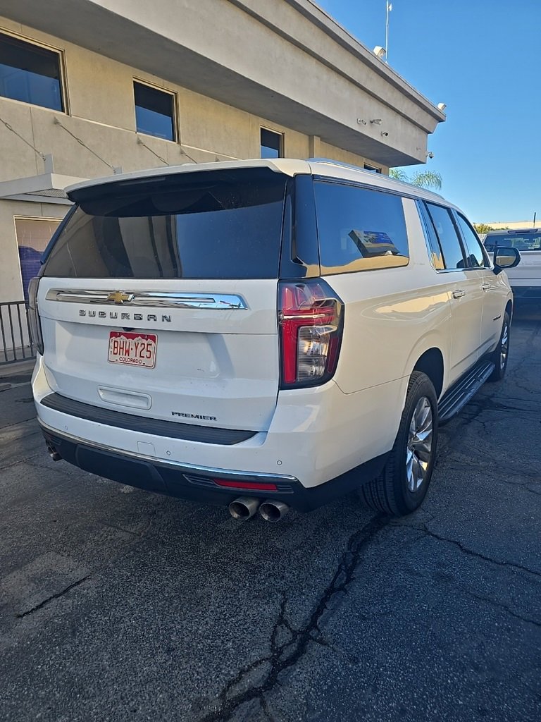 2023 Chevrolet Suburban Premier photo 3
