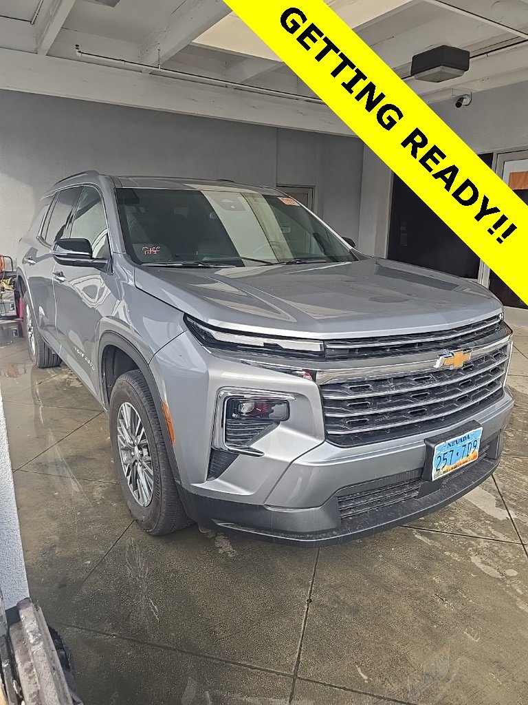 2025 Chevrolet Traverse LT's photo