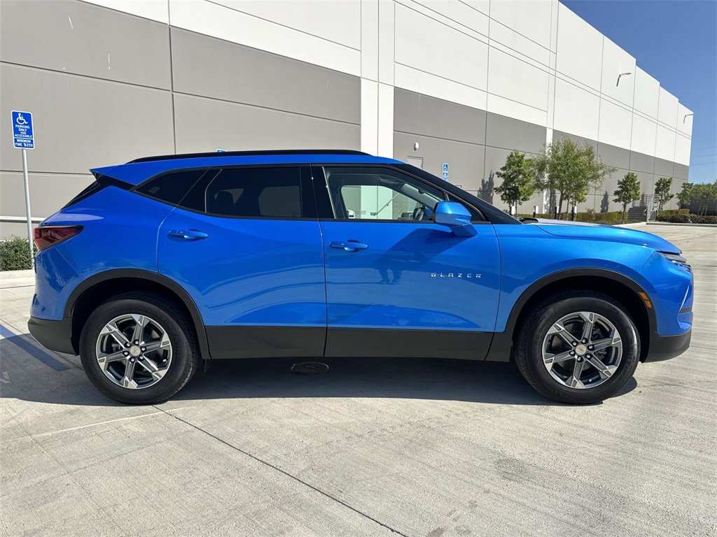 2024 Chevrolet Blazer 2LT photo 2