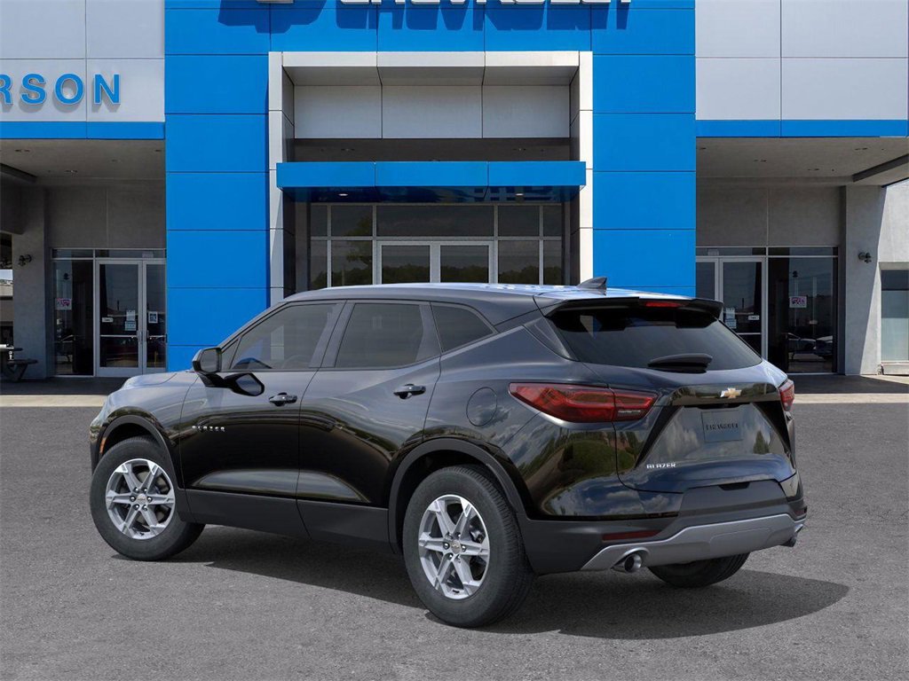 2025 Chevrolet Blazer 2LT photo 2