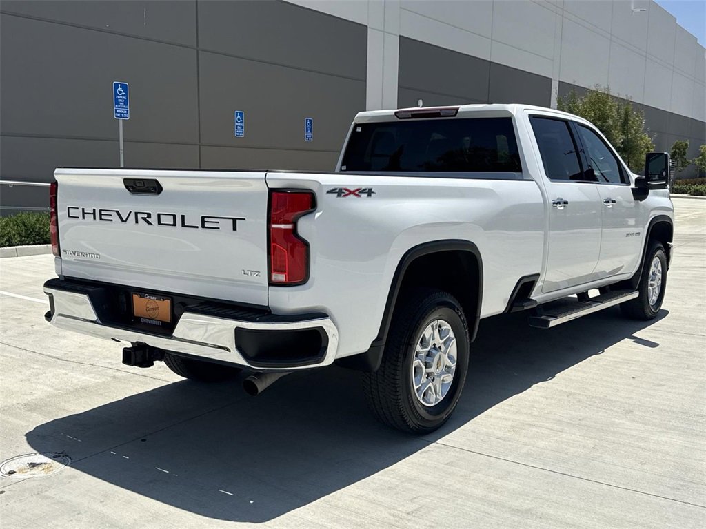 2024 Chevrolet Silverado 3500HD LTZ photo 3