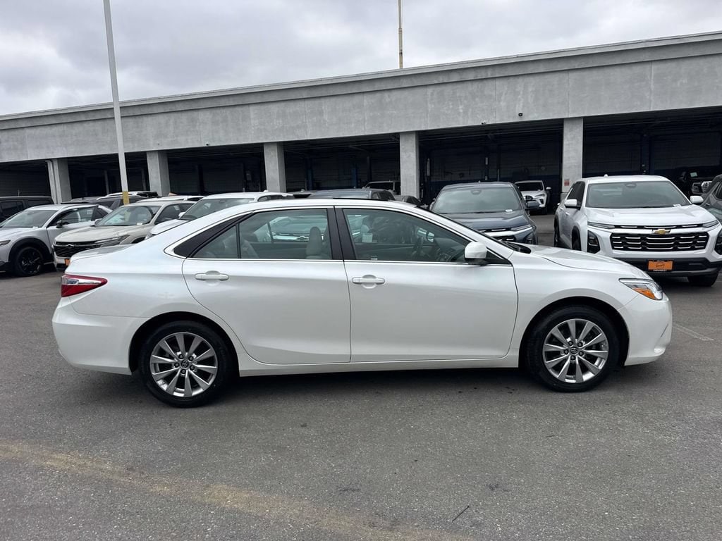 Used 2015 Toyota Camry XLE V6 Sedan