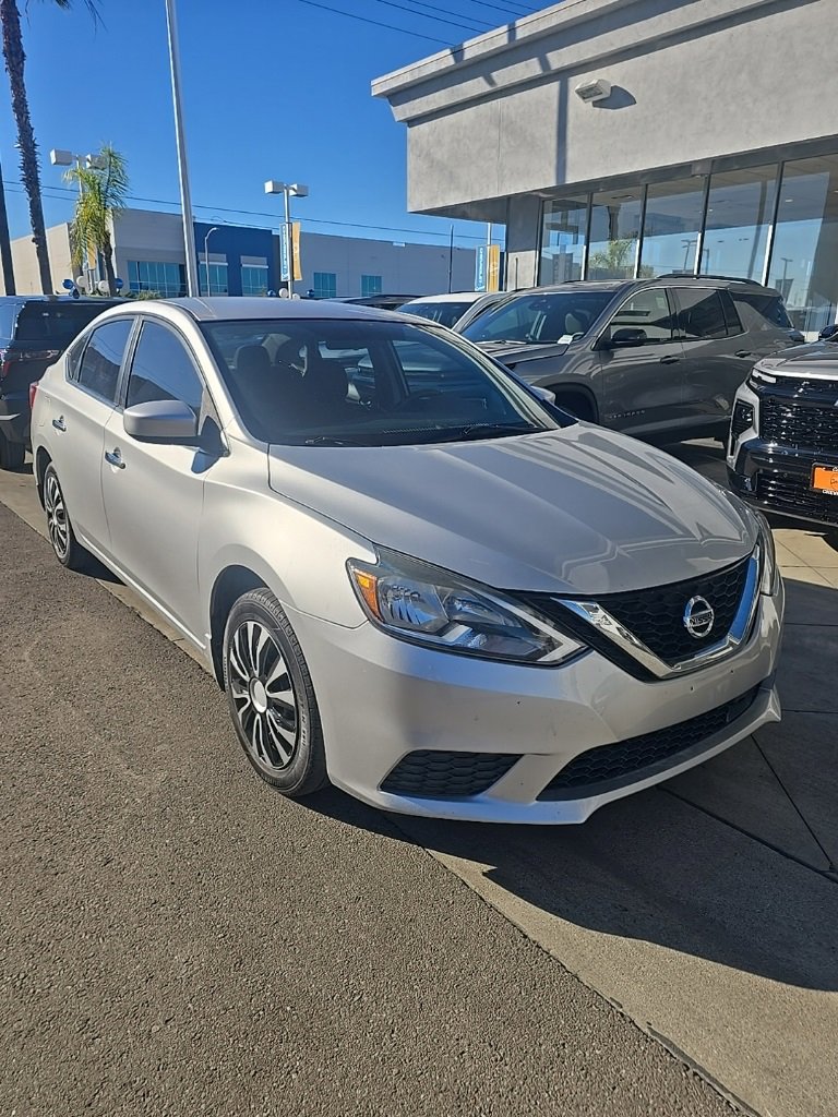 2019 Nissan Sentra S photo 2