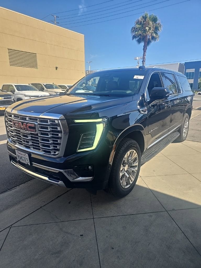 2025 GMC Yukon Denali AWD's photo