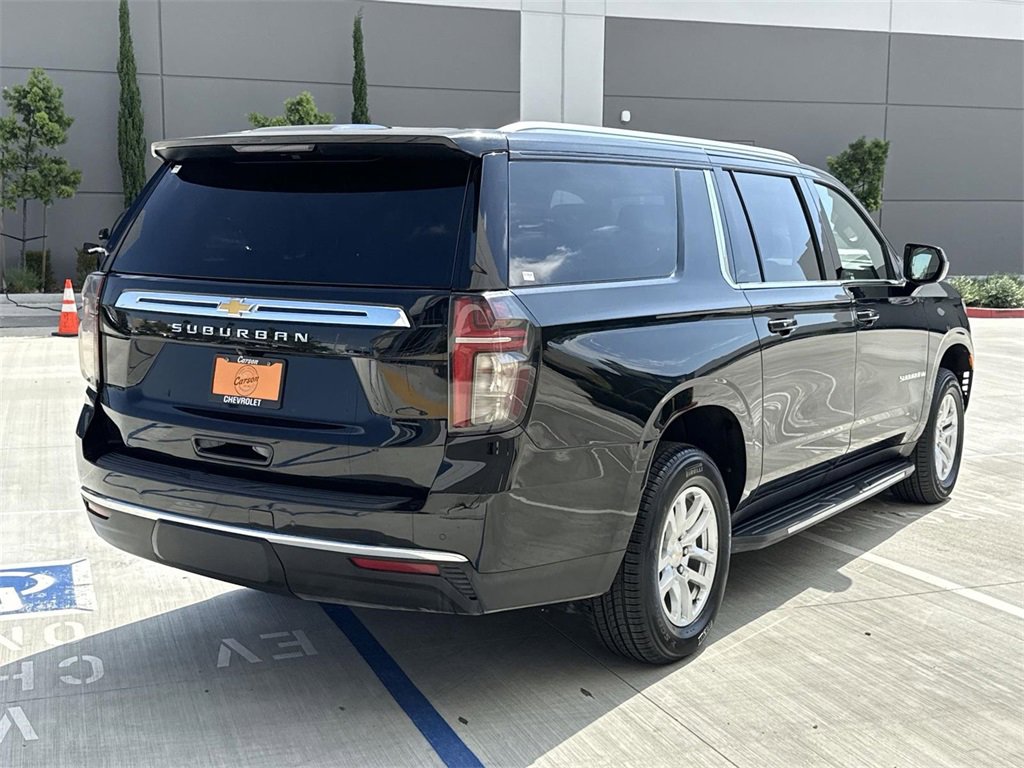 2024 Chevrolet Suburban LS photo 3