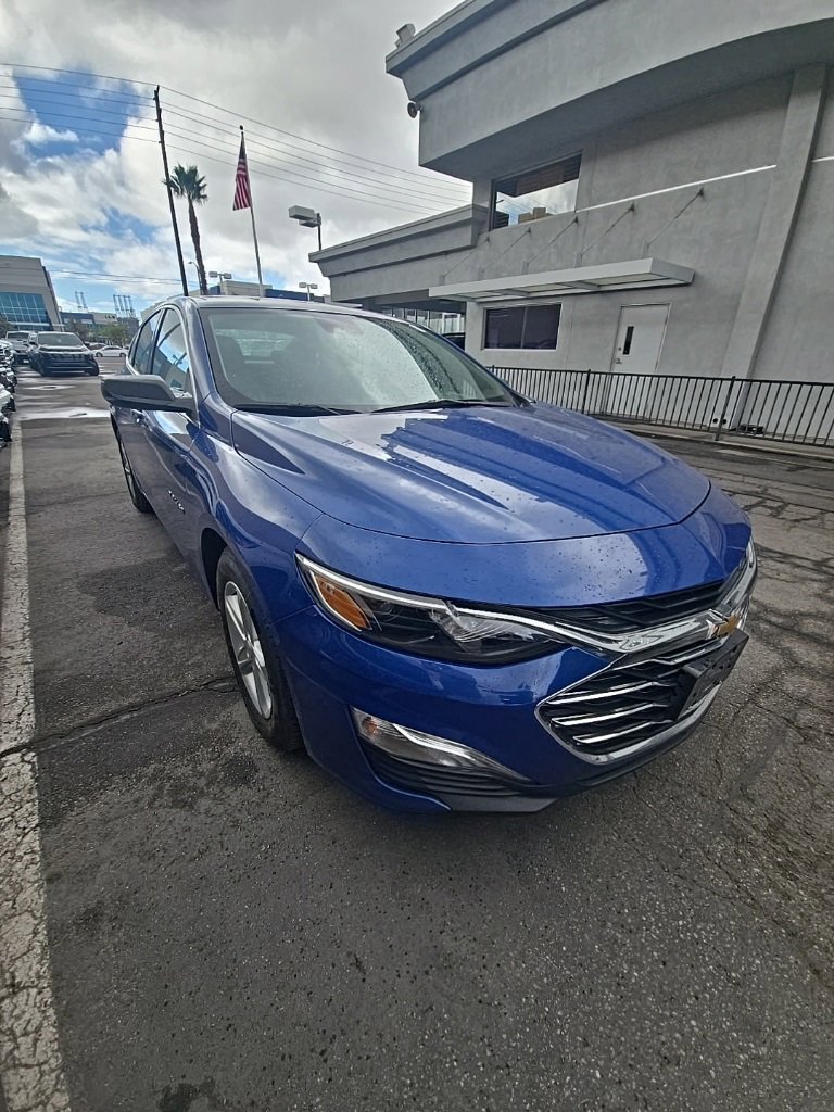 2023 Chevrolet Malibu LS photo 2