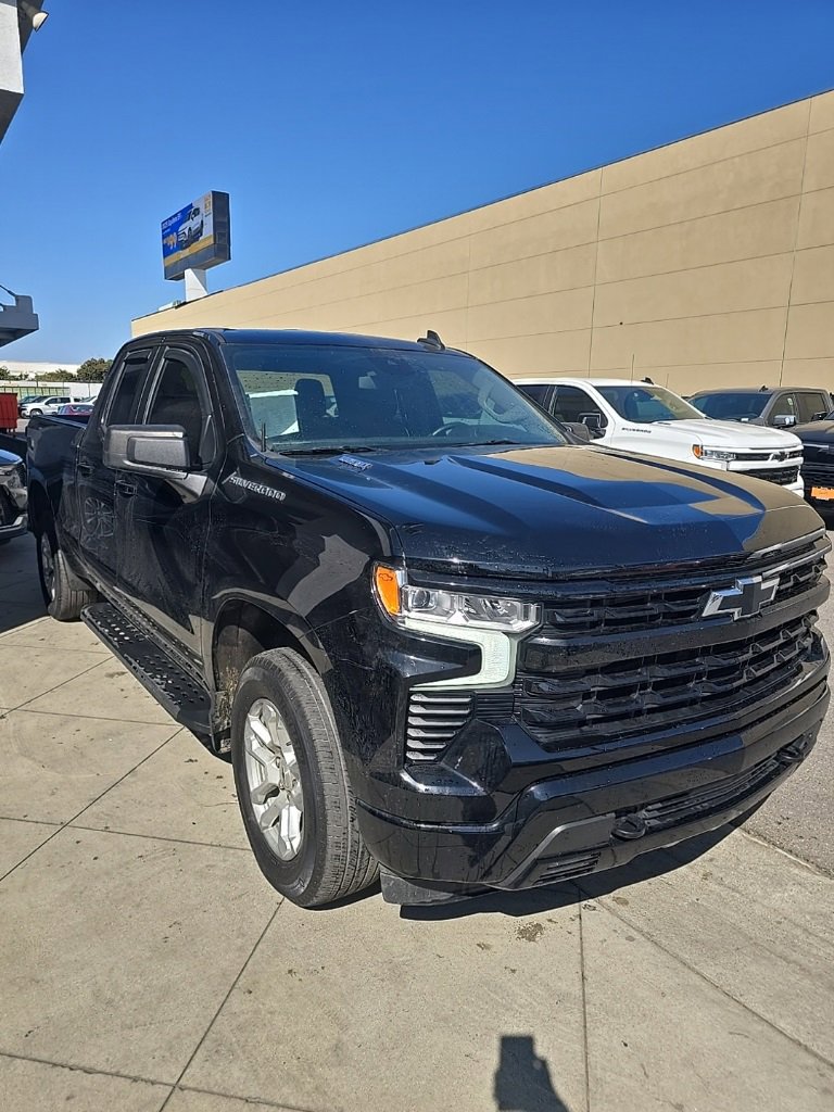 2023 Chevrolet Silverado 1500 RST photo 2